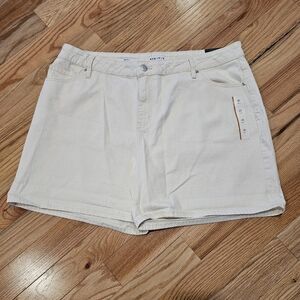 High Rise Midi Shorts, Ivory (Cream), Size 20R, NWT